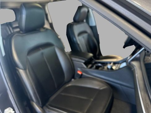 Used 2023 Jeep Grand Cherokee 4WD 4xe image 23