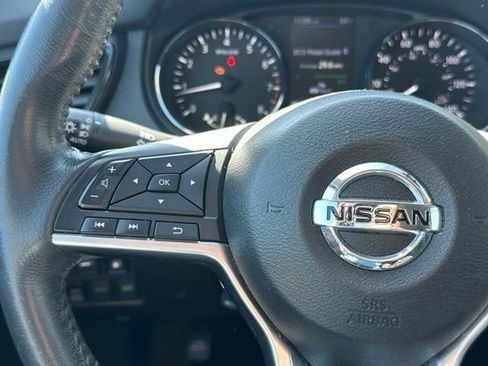 Used 2018 Nissan Rogue SV AWD/4WD image 21