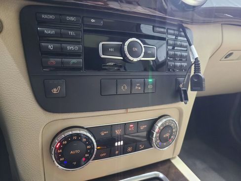 Used 2014 Mercedes-Benz GLK 350 4MATIC w/ Premium 1 Package image 34