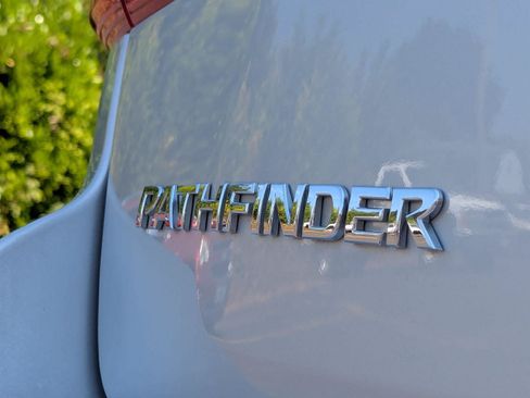Used 2019 Nissan Pathfinder SV FWD image 31