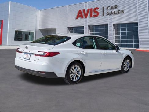 Used 2025 Toyota Camry LE image 6