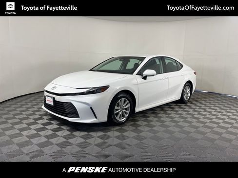 Certified 2025 Toyota Camry LE image 1