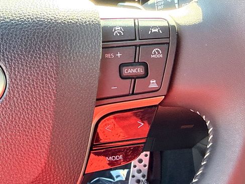 Used 2025 Toyota Camry SE image 25