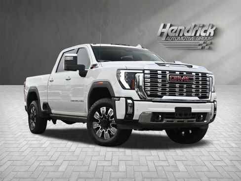 Used 2025 GMC Sierra 2500 Denali w/ Technology Package image 2