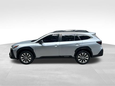 Used 2023 Subaru Outback Limited AWD/4WD image 2