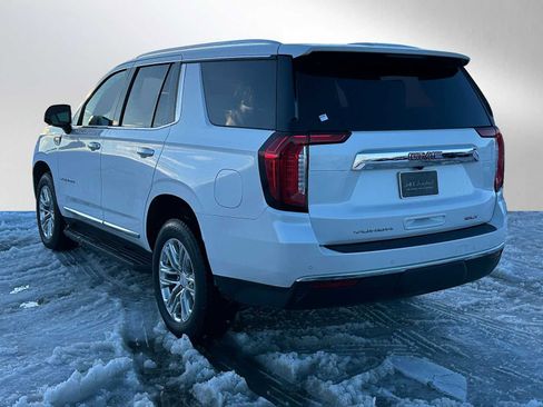 Used 2021 GMC Yukon SLT w/ SLT Premium Package image 5
