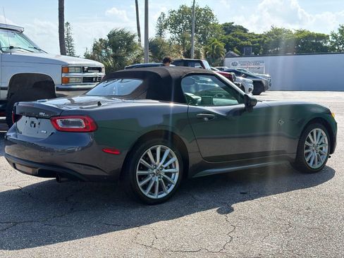 Used 2017 FIAT 124 Spider Lusso RWD image 5