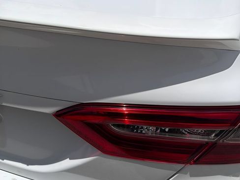 Used 2019 Toyota Camry SE FWD image 8