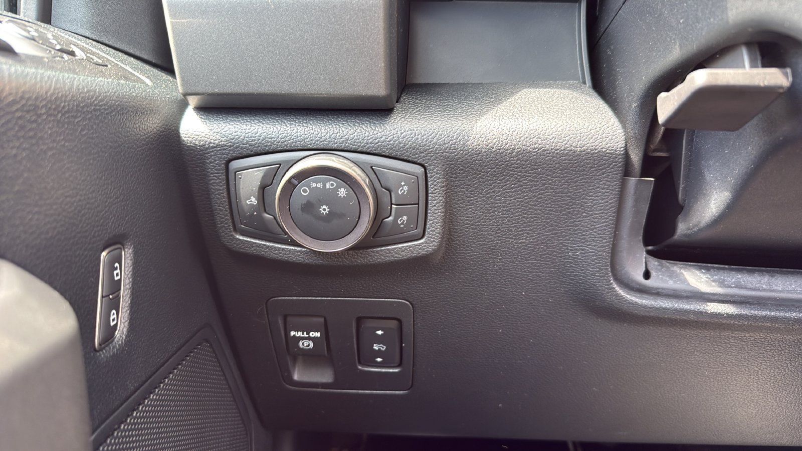 Used 2019 Ford F150 Raptor w/ Equipment Group 801A Mid AWD/4WD image 17