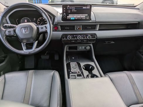 Certified 2025 Honda Pilot EX-L image 23