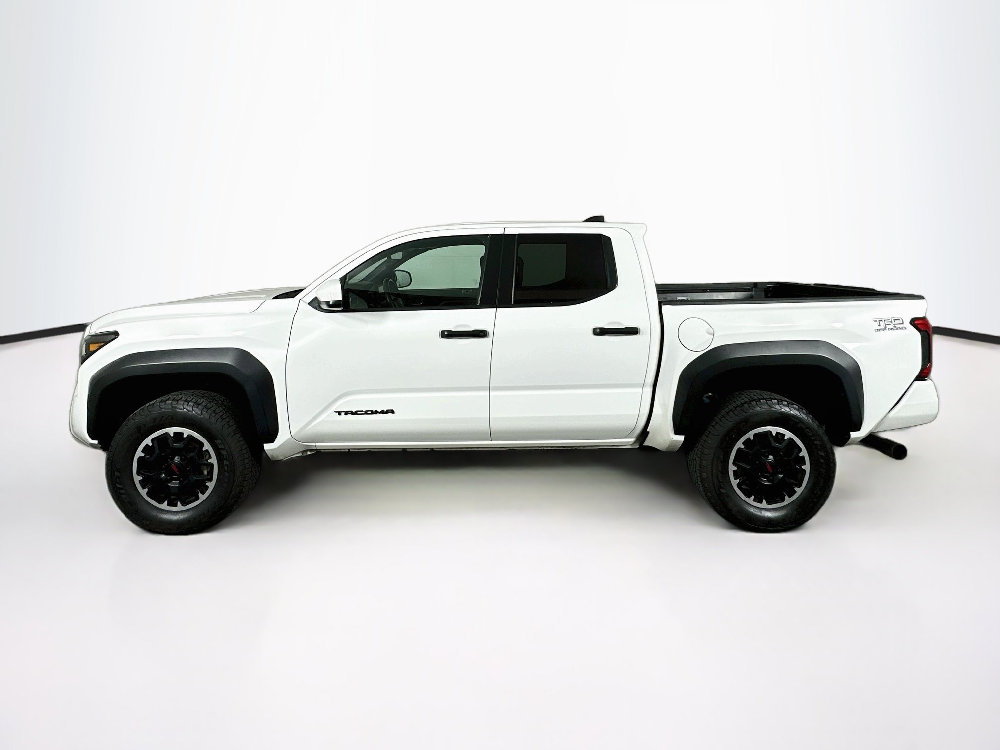 Used 2024 Toyota Tacoma TRD Off-Road AWD/4WD image 4
