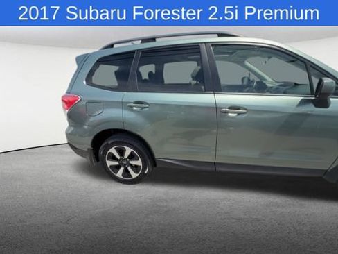 Used 2017 Subaru Forester 2.5i Premium w/ All-Weather Package AWD/4WD image 9