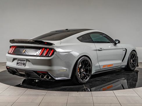 Used 2017 Ford Mustang Shelby GT350 w/ Electronics Package RWD image 5