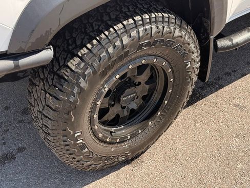 Used 2021 Toyota Tacoma TRD Off-Road w/ TRD Premium Off Road Package AWD/4WD image 11