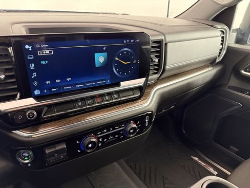 Used 2024 Chevrolet Silverado 2500 LT w/ Convenience Package image 23