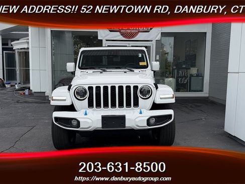 Used 2023 Jeep Wrangler Unlimited Sahara AWD/4WD image 8