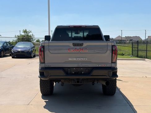 Used 2025 GMC Sierra 2500 AT4X AWD/4WD image 8