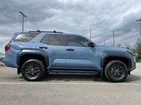 Used 2025 Toyota 4Runner SR5 image 3