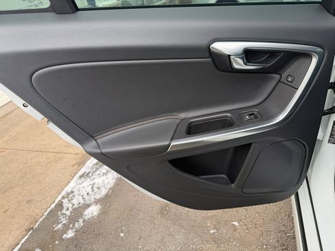 Used 2016 Volvo V60 T5 Cross Country Platinum w/ Climate Package image 14