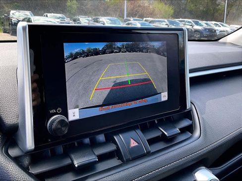 Used 2024 Toyota RAV4 XLE FWD image 19