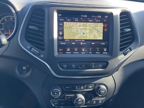 Used 2023 Jeep Cherokee Altitude Lux w/ Lux Elite Package image 11