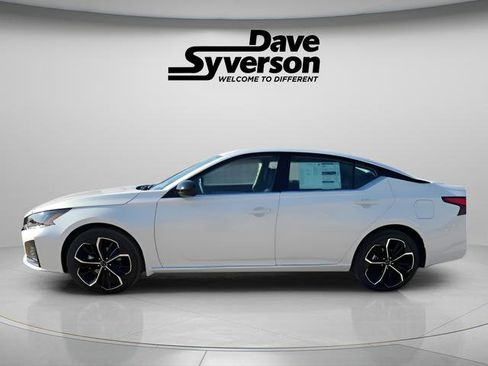 New 2025 Nissan Altima 2.5 SR w/ SR Premium Package image 2