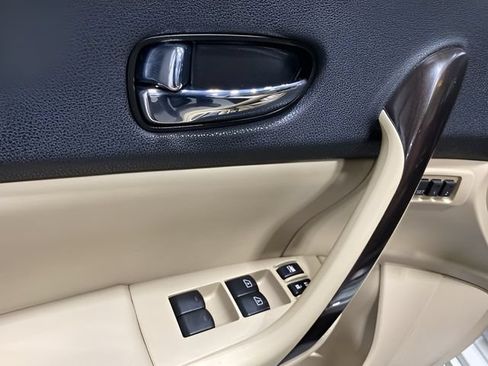 Used 2014 Nissan Maxima 3.5 SV w/ Premium Package FWD image 10