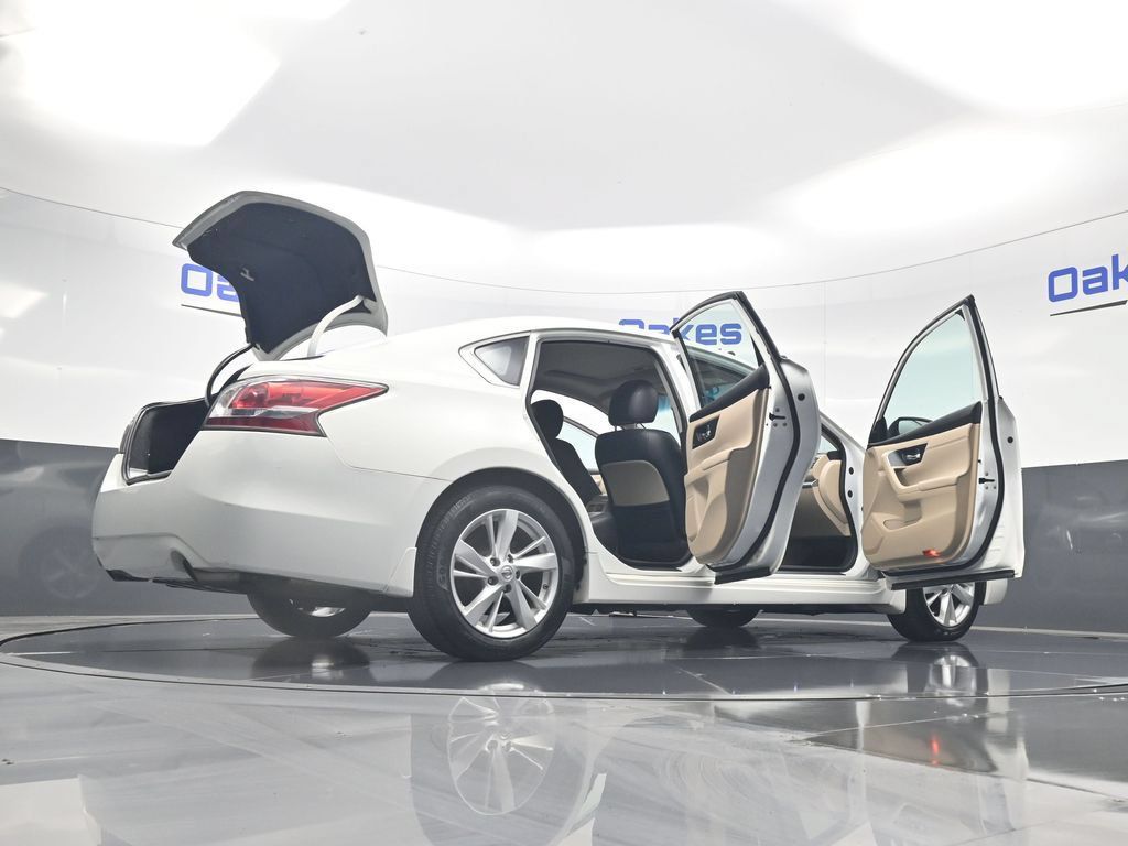 Used 2015 Nissan Altima 2.5 SV w/ Convenience Package FWD image 59