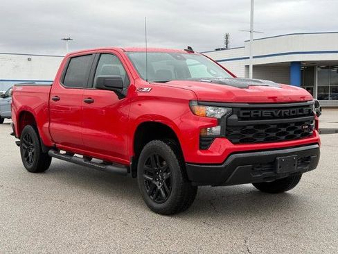 Used 2025 Chevrolet Silverado 1500 Custom Trail Boss w/ Turbomax Blackout Package AWD/4WD image 9