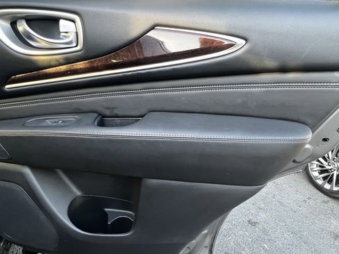 Used 2018 INFINITI QX60 Luxe w/ Deluxe Technology Package image 38