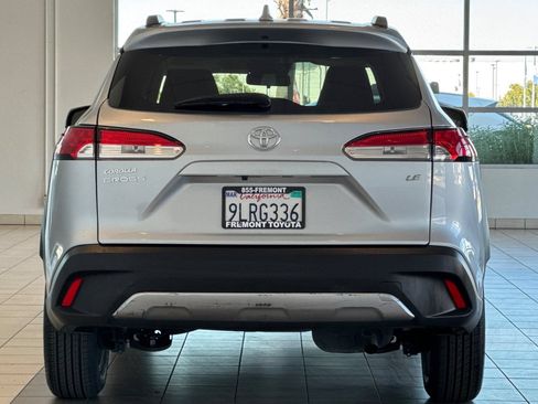 Certified 2024 Toyota Corolla Cross LE FWD image 5