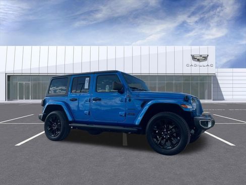Used 2023 Jeep Wrangler Unlimited Sahara w/ Cold Weather Group AWD/4WD image 1