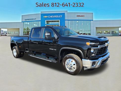 Used 2026 Chevrolet Silverado 3500 LT w/ Safety Package AWD/4WD image 1