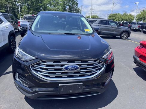 Used 2024 Ford Edge Titanium AWD/4WD image 2