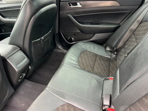 Used 2016 Hyundai Sonata Sport w/ Option Group 1V image 15
