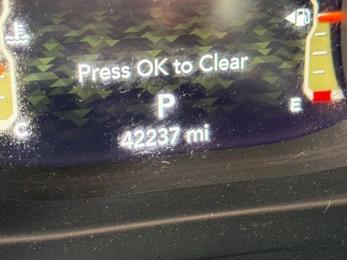 Used 2023 Jeep Gladiator Willys image 16