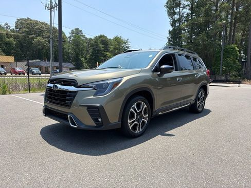 Used 2024 Subaru Ascent Touring AWD/4WD image 2