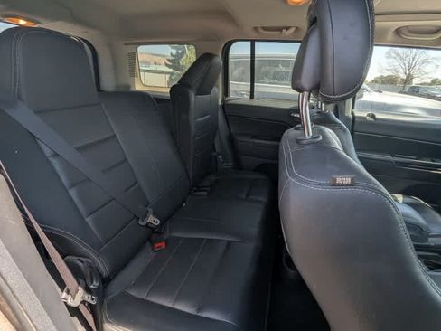 Used 2015 Jeep Patriot High Altitude AWD/4WD image 27