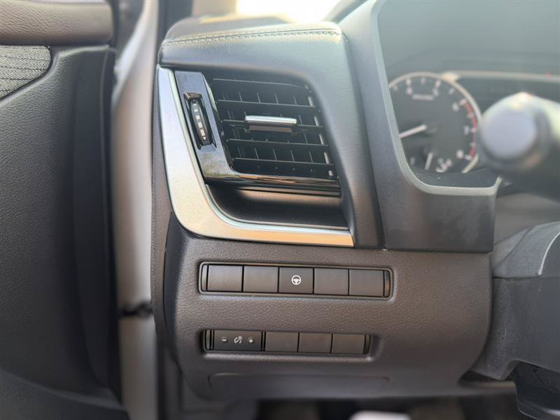 Used 2022 Nissan Rogue SV FWD image 26