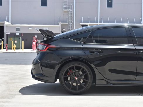 Used 2024 Honda Civic Type R image 7