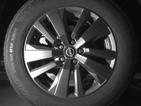 Used 2025 Nissan Pathfinder SV FWD image 15