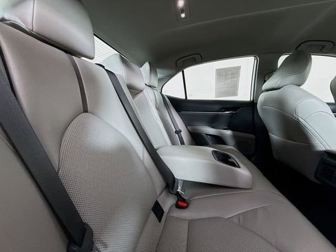 Used 2022 Toyota Camry XLE image 25