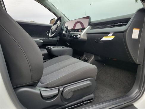 New 2026 Hyundai Ioniq 5 SE image 17
