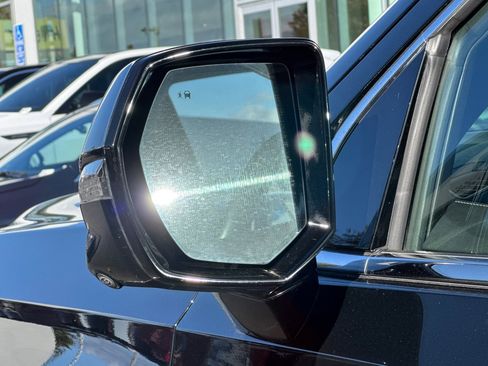 Used 2023 Cadillac Escalade ESV Premium Luxury image 51