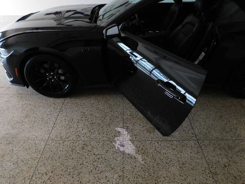 Used 2025 Ford Mustang GT Premium RWD image 33