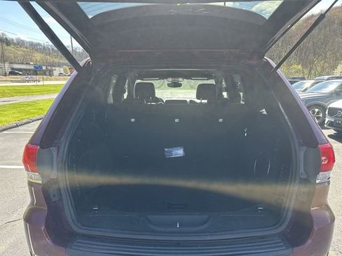 Used 2018 Jeep Grand Cherokee Laredo image 24