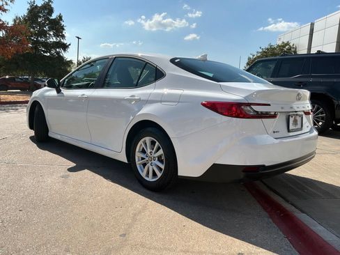 Used 2026 Toyota Camry LE FWD image 8