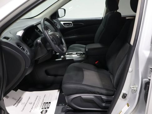 Used 2020 Nissan Pathfinder S image 10