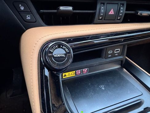 Used 2025 Lexus NX 450h+ AWD w/ Luxury Package image 20