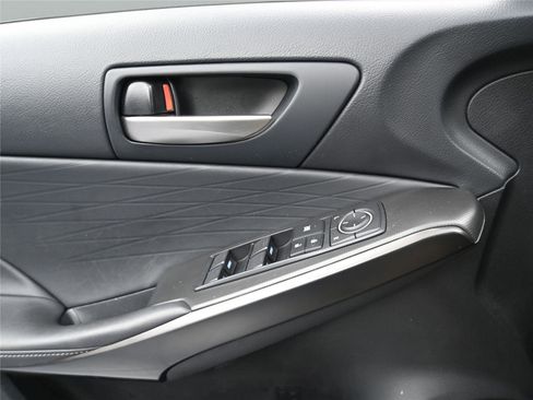 Used 2022 Lexus IS 350 F Sport image 8